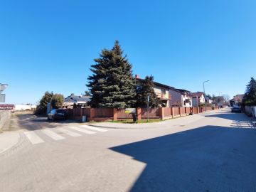 Sprzedam funkcjonalny i przestrzenny dom na osiedlu w Kłodawie - Na sprzedaż  dom  : Kłodawa