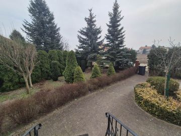 Przestronny dom pod miastem, piwnica, garaż, działka 1236m2 -Węglew - Na sprzedaż  dom  : Węglew
