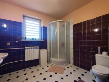 Sprzedam funkcjonalny i przestrzenny dom na osiedlu w Kłodawie - Na sprzedaż  dom  : Kłodawa