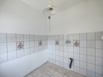 Na sprzedaż kawalerka w dobrej lokalizacji - V osiedle - Na sprzedaż  mieszkanie  : Konin