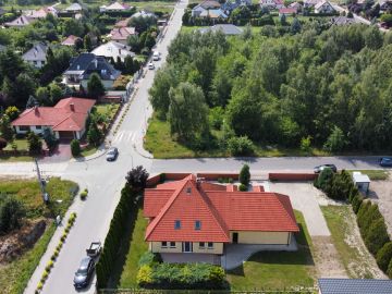 Dom pod miastem, nowoczesna bryła, dwa garaże, Posada - Na sprzedaż  dom  : Posada