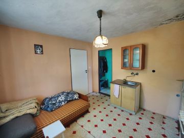 Sprzedam siedlisko pow. 1,7872 ha z domem i budynkami - Na sprzedaż  dom  , działka rolna : Mielnica Duża