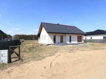 Na sprzedaż nowy dom z garażem i pompą ciepła-okolice Konina - Na sprzedaż  dom  : Rożek Krzymowski