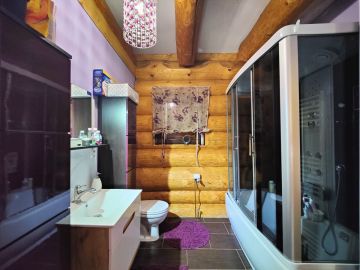 Sprzedam dom z bali na dużej działce w okolicy jeziora - Na sprzedaż  dom  : Brzeźniak