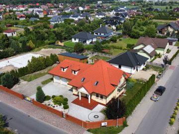 Dom pod miastem, nowoczesna bryła, dwa garaże, Posada - Na sprzedaż  dom  : Posada