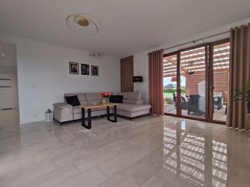 Nowoczesny dom, duża działka, dwustanowiskowy garaż, gm. Stare Miasto - Na sprzedaż  dom  : Janowice