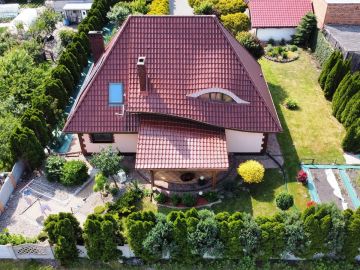 Oszczędny w eksploatacji dom, dwa garaże, duża, zagospodarowana działka - Na sprzedaż  dom  : Główiew