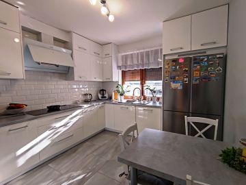 Nowoczesny dom, duża działka, dwustanowiskowy garaż, gm. Stare Miasto - Na sprzedaż  dom  : Janowice