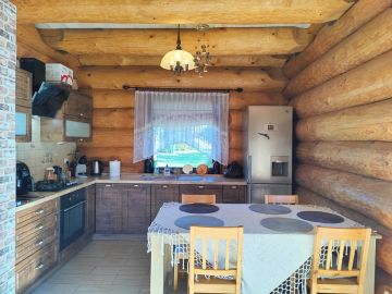 Sprzedam dom z bali na dużej działce w okolicy jeziora - Na sprzedaż  dom  : Brzeźniak