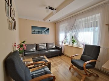 Sprzedam lokal mieszkalny z działką i dwoma garażami, Konin-Gosławice - Na sprzedaż  mieszkanie  , dom : Konin