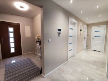 Nowoczesny dom, duża działka, dwustanowiskowy garaż, gm. Stare Miasto - Na sprzedaż  dom  : Janowice