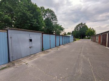 Przestronne, 3 pok. mieszkanie z balkonem, garaż jednostanowiskowy, Sompolno - Na sprzedaż  mieszkanie  : Sompolno
